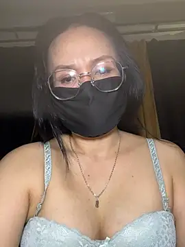 Snapshot of melyiaaa chatting on 06-12-26, 01:20 melyiaaa online show from 06-12-26, 01:20