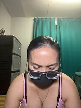 melyiaaa online show from 04-25-26, 02:47