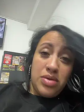 Snapshot of _ruby_manrique_ chatting on 06-26-26, 02:06 ruby manrique online show from 06-26-26, 02:06