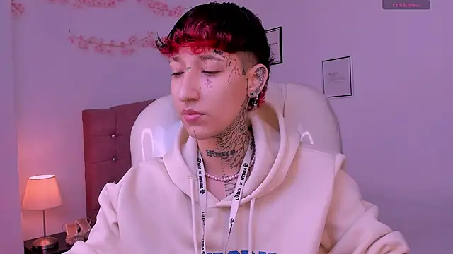 Luci Rose online show from 04-24-26, 08:00