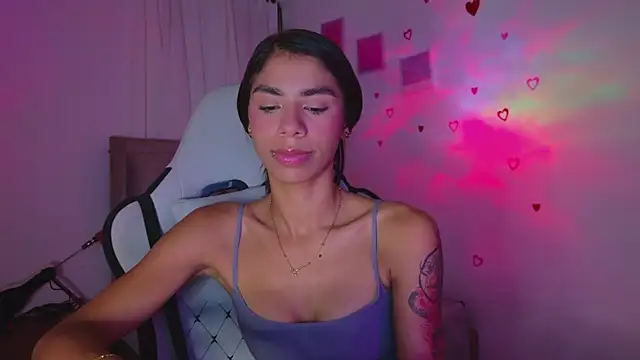 BrunetteAdams001 online show from 05-22-26, 11:25