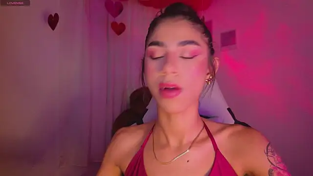 BrunetteAdams001 online show from 02-13-26, 06:46