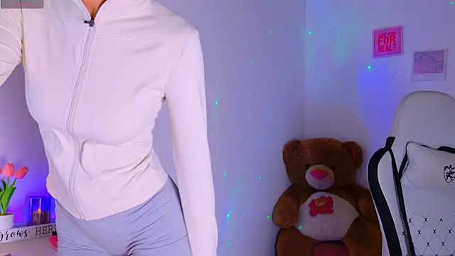 BrunetteAdams001 online show from 11-03-25, 04:17