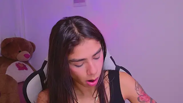 BrunetteAdams001 online show from 02-11-26, 03:39