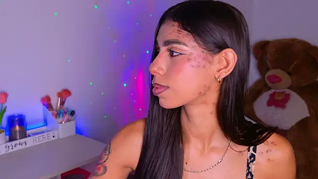 BrunetteAdams001 online show from 10-23-25, 03:16