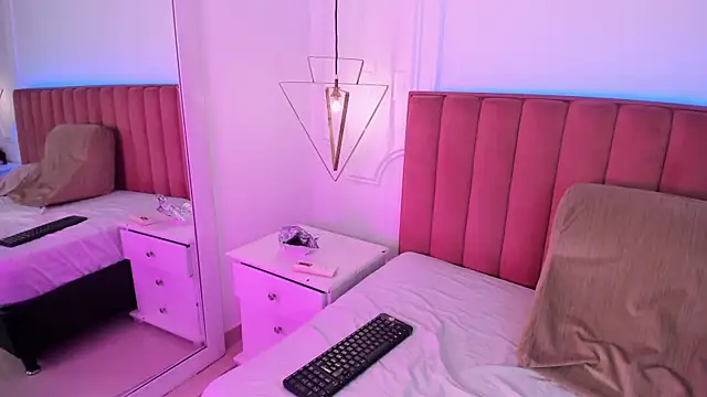 Tessa Sinclaire online show from 04-09-26, 08:15