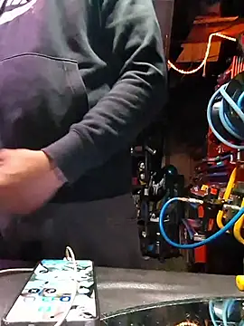 twistafatpipe online show from 10-18-25, 09:44