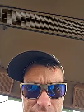 twistafatpipe online show from 10-17-25, 07:04