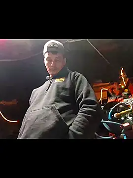 twistafatpipe online show from 10-17-25, 05:44