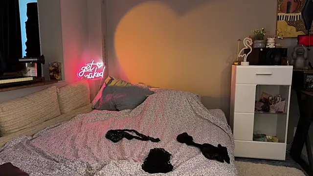 Secret Lovers1 online show from 06-16-26, 05:57
