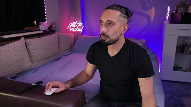 Secret Lovers1 online show from 06-02-26, 06:19
