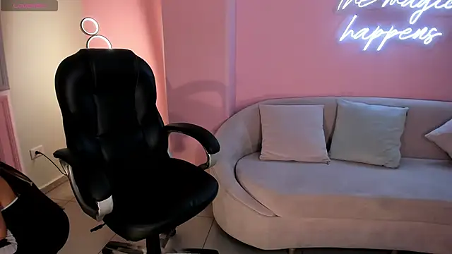 MilaColeman online show from 11-06-25, 02:04