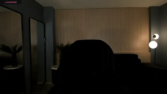 Snapshot of MilaColeman chatting on 10-17-25, 02:04 MilaColeman online show from 10-17-25, 02:04