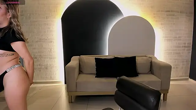 LizzCooper online show from 09-10-25, 03:27