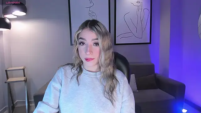 LizzCooper online show from 11-23-25, 04:11