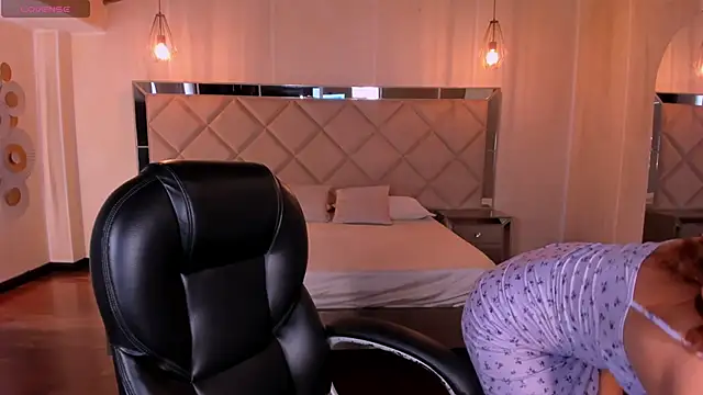 AmberColors  online show from 04-04-26, 07:09