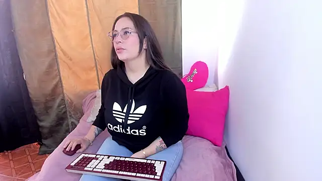 Ashley Monroe online show from 04-13-26, 08:35