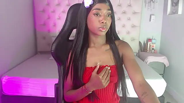 Snapshot of candyy_ebony chatting on 10-15-25, 01:30 candyy ebony online show from 10-15-25, 01:30