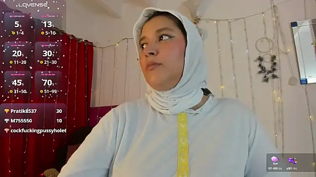 Snapshot of Azahara-Alcazar chatting on 10-06-25, 07:47 Azahara-Alcazar online show from 10-06-25, 07:47