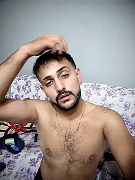 Snapshot of Muratcan33 chatting on 10-17-25, 09:27 Muratcan33 online show from 10-17-25, 09:27