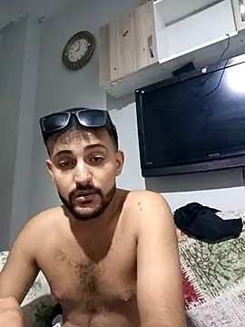 Snapshot of Muratcan33 chatting on 10-05-25, 07:04 Muratcan33 online show from 10-05-25, 07:04