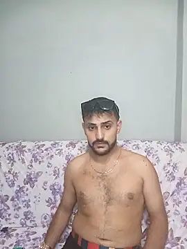 Snapshot of Muratcan33 chatting on 10-19-25, 01:19 Muratcan33 online show from 10-19-25, 01:19