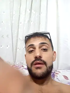 Snapshot of Muratcan33 chatting on 10-11-25, 08:54 Muratcan33 online show from 10-11-25, 08:54
