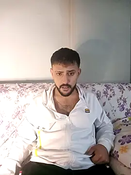 Snapshot of Muratcan33 chatting on 10-23-25, 04:11 Muratcan33 online show from 10-23-25, 04:11