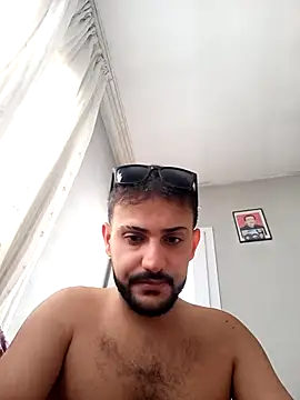 Snapshot of Muratcan33 chatting on 10-14-25, 11:44 Muratcan33 online show from 10-14-25, 11:44