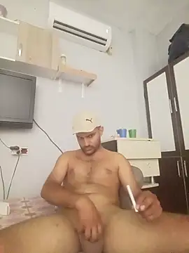 Snapshot of Muratcan33 chatting on 09-19-25, 12:47 Muratcan33 online show from 09-19-25, 12:47