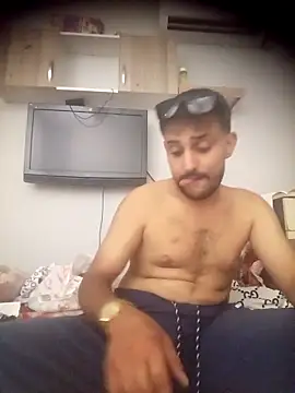 Snapshot of Muratcan33 chatting on 09-26-25, 04:14 Muratcan33 online show from 09-26-25, 04:14
