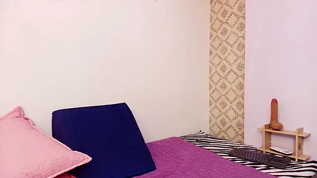 Snapshot of Vero_Temptation chatting on 09-12-25, 03:06 Vero Temptation online show from 09-12-25, 03:06