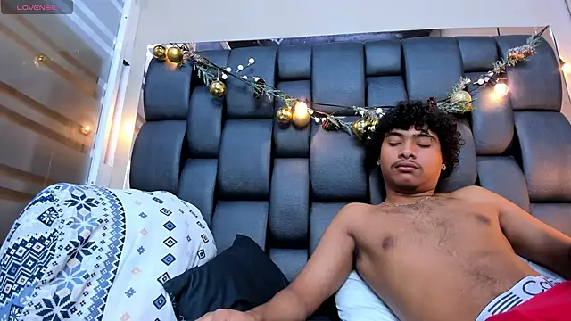 Snapshot of Miriam_milf chatting on 03-16-26, 12:42 Miriam milf online show from 03-16-26, 12:42