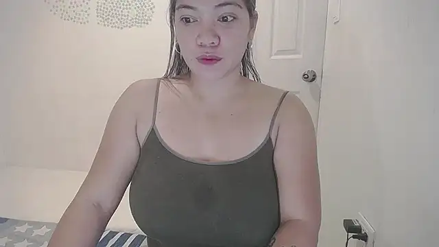 briannalove222 online show from 10-10-25, 12:44