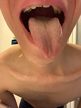 Snapshot of aki_2727 chatting on 10-07-25, 12:06 aki 2727 online show from 10-07-25, 12:06