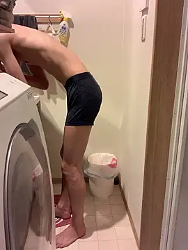 Snapshot of aki_2727 chatting on 10-09-25, 01:17 aki 2727 online show from 10-09-25, 01:17