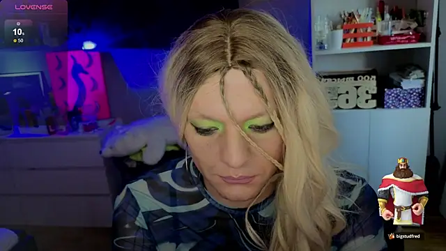 Snapshot of Kkkylie chatting on 02-25-26, 07:08 Kkkylie online show from 02-25-26, 07:08