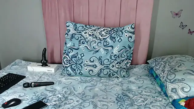 SWEETBERRYxXx online show from 11-18-25, 06:22