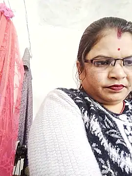 Bhavna hot online show from 12-18-25, 07:57