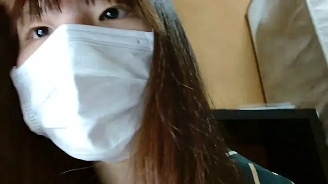 Snapshot of natsumiii chatting on 10-12-25, 12:23 natsumiii online show from 10-12-25, 12:23