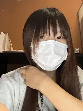 Snapshot of natsumiii chatting on 09-21-25, 02:06 natsumiii online show from 09-21-25, 02:06