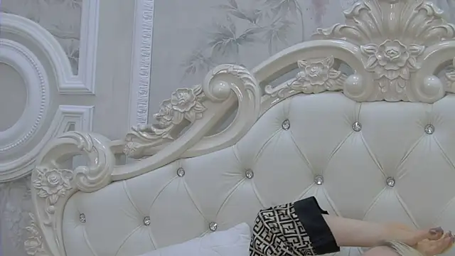 EllieFrosty  online show from 02-05-26, 04:03