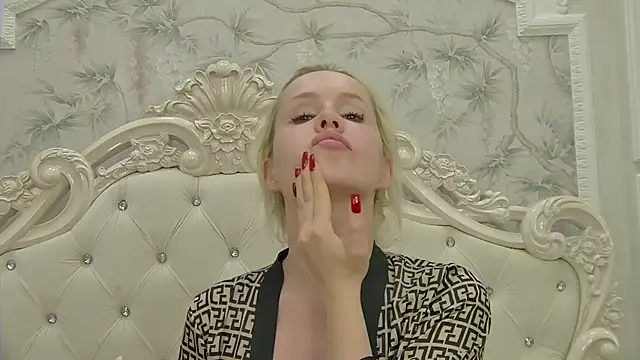 EllieFrosty  online show from 09-26-25, 07:37