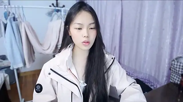 yao-yao  online show from 11-23-25, 01:54