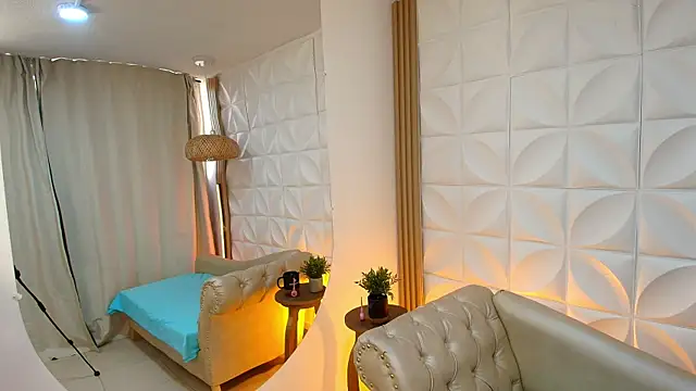 Lily rousee  online show from 11-07-25, 01:04