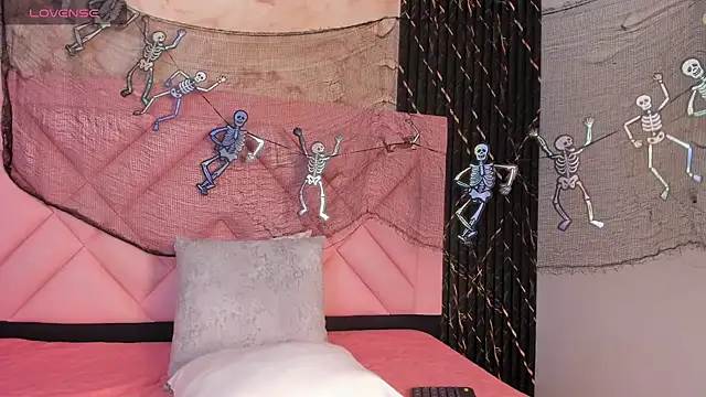 maia bianchi online show from 10-10-25, 01:34