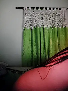 Linda Saenz  online show from 10-06-25, 07:53