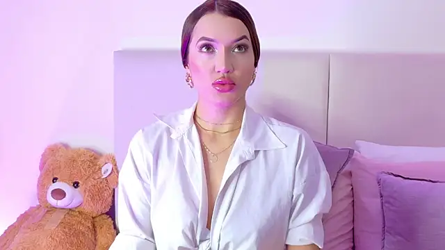 Bella-taylorr online show from 10-10-25, 07:25