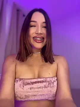 Bella-taylorr online show from 05-04-26, 11:13