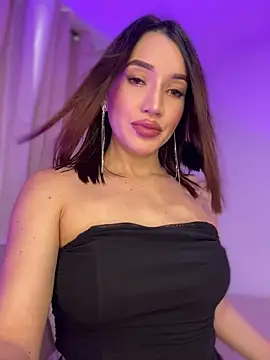 Bella-taylorr online show from 05-11-26, 11:44
